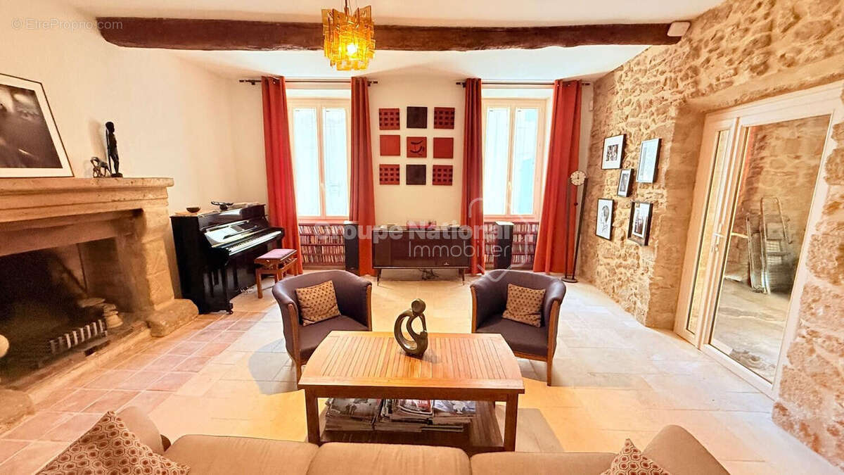 Maison à COURTHEZON