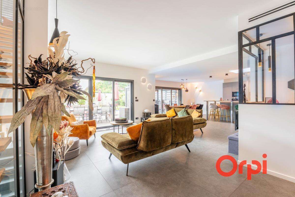 Maison À Vendre 244 m2 Francheville le haut - photo 7