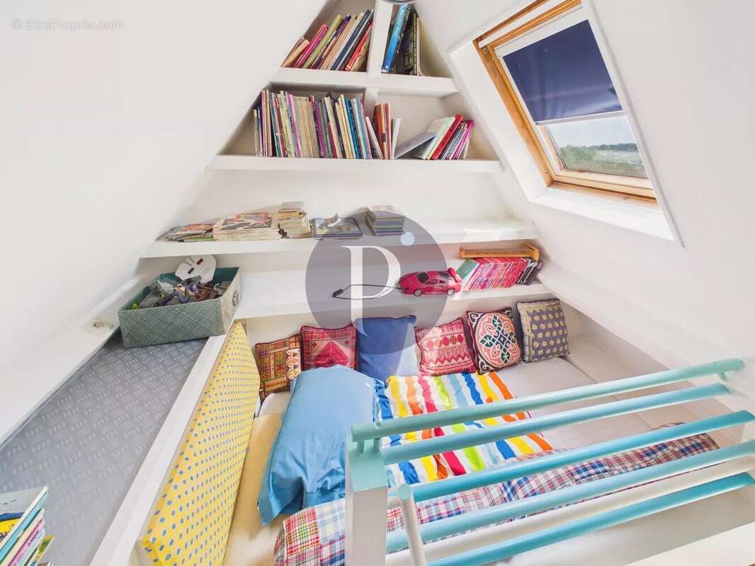 VAUHALLAN – Propriété 7 pièces – Réception 100 m² - Vue dominante – Terrain boisé 4726 m² - photo 18