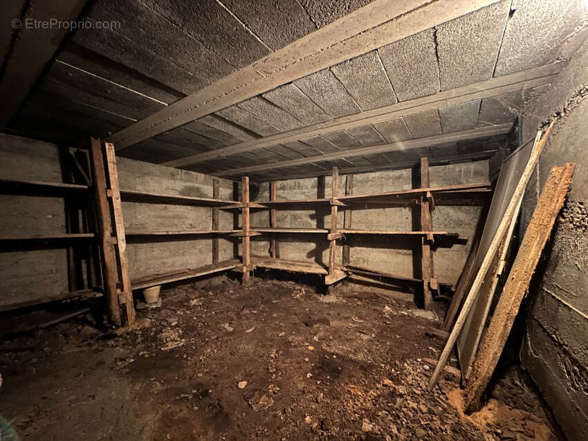 Maison à SAINT-GERVAIS-D'AUVERGNE