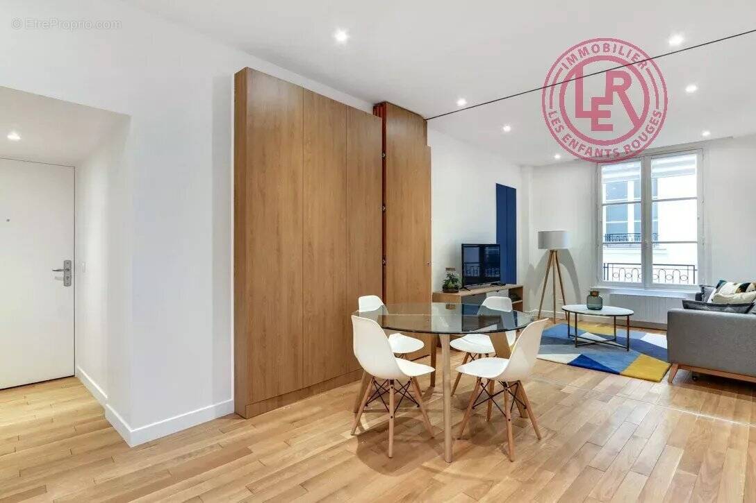 Appartement à PARIS-3E