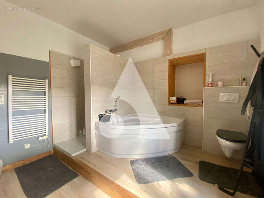 Maison à CHARLEVILLE-MEZIERES