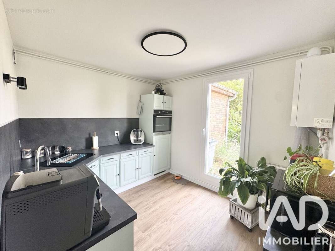 Maison 101 m² à Saint-Brice-Courcelles  - photo 5