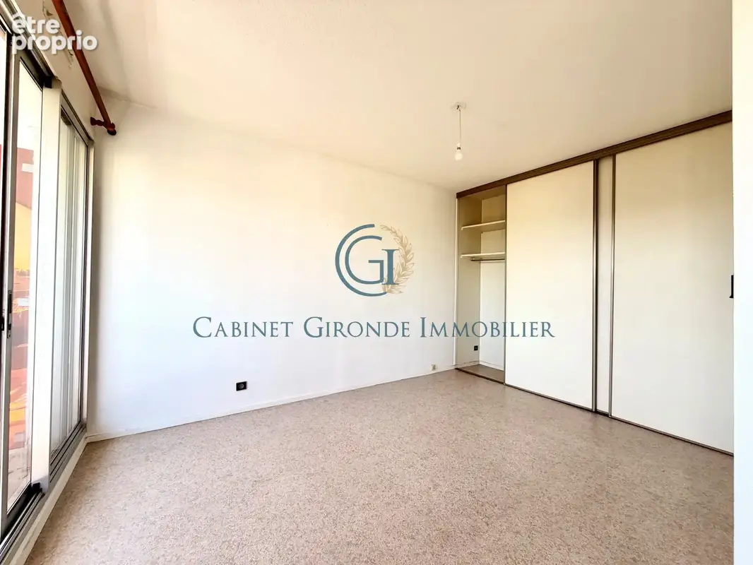 Cauderan appartement t2 balcon parking securise - photo 5