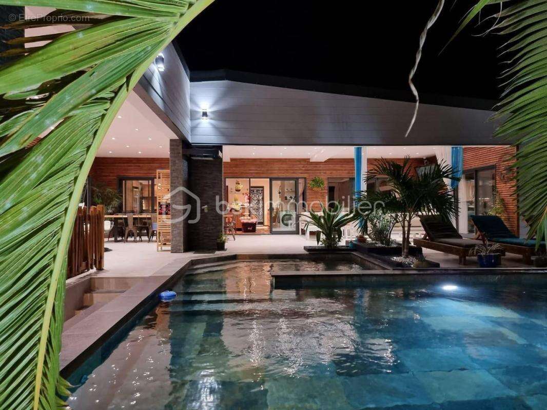 Ensemble de 2 villas t8 et t5 avec piscines de 254 m2 et 120 m2 sur un terrain de 2054 m2 - photo 12