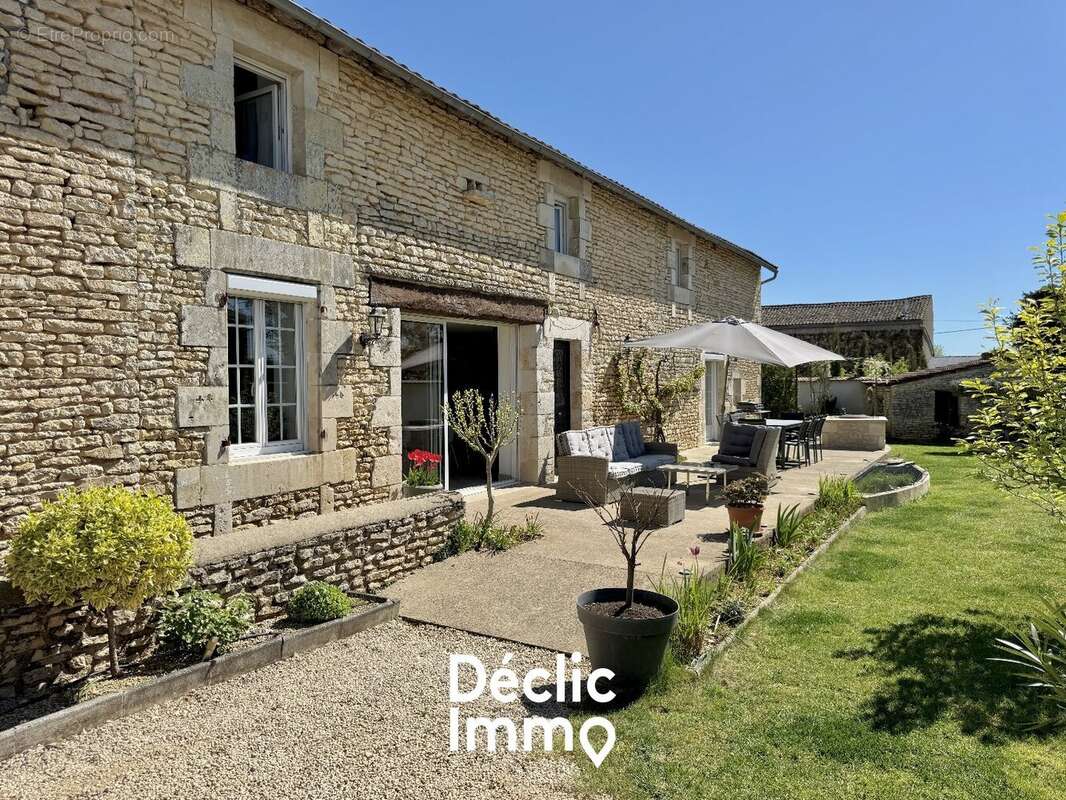 Maison à VOUILLE