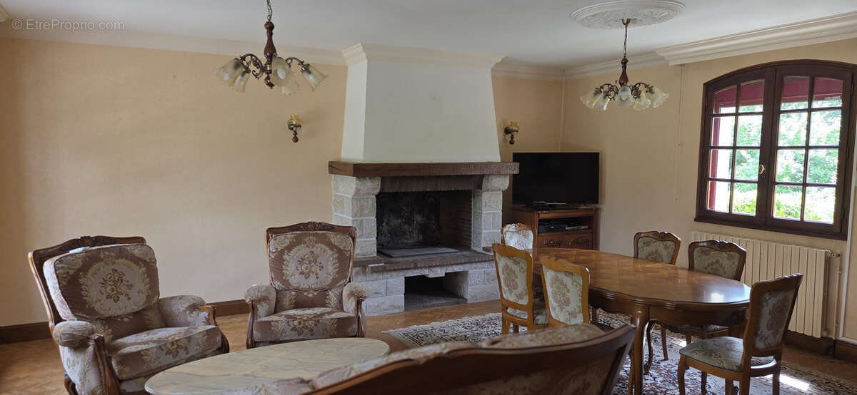 Maison à LUBERSAC