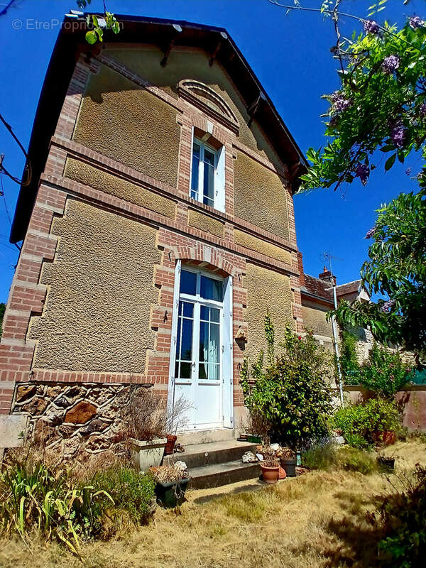Maison à CHITRAY