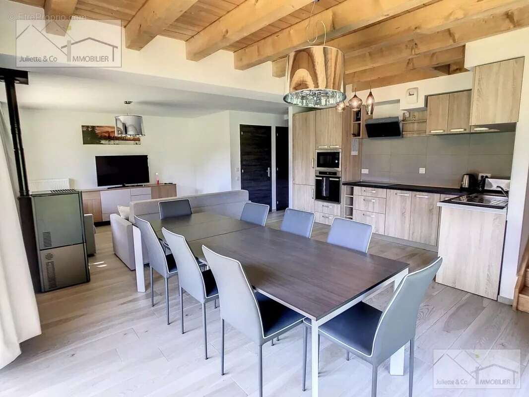 Appartement à COMBLOUX