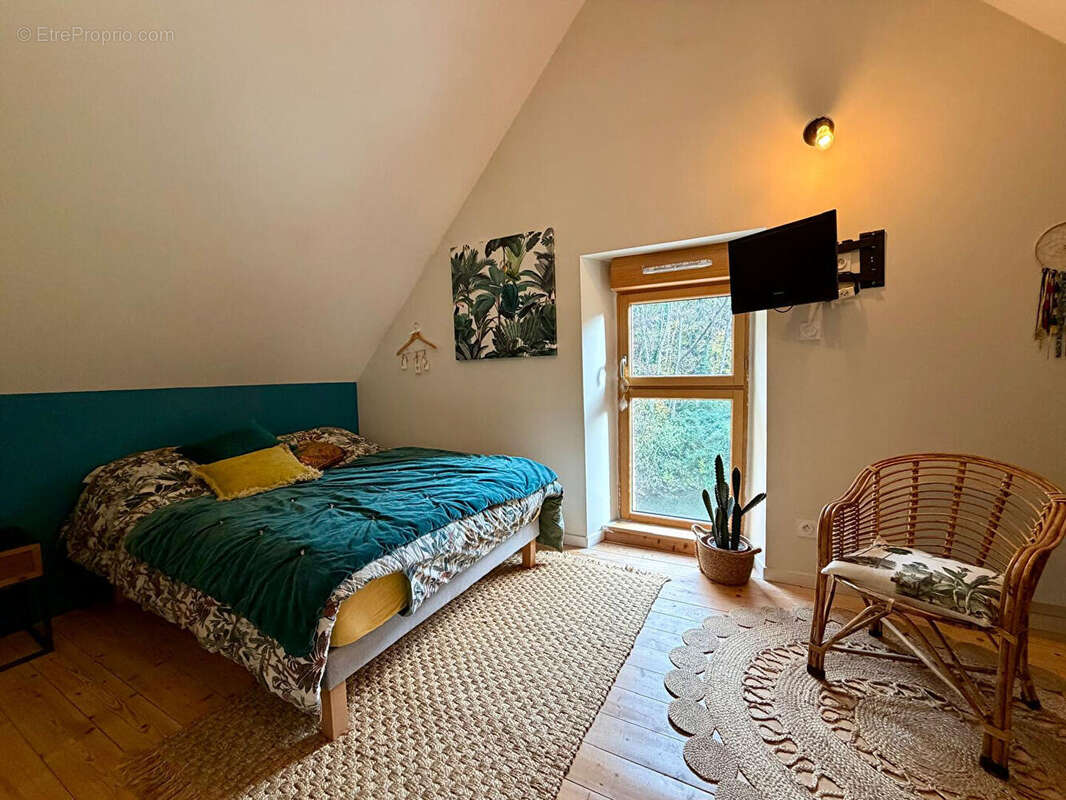 Maison à MONTIGNE-LE-BRILLANT