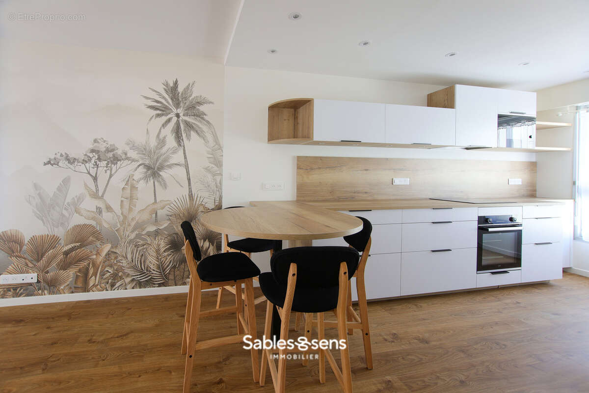 Appartement T4 rénové avec goût en plein cœur des Sables-d’Olonne   Garage en option - photo 3