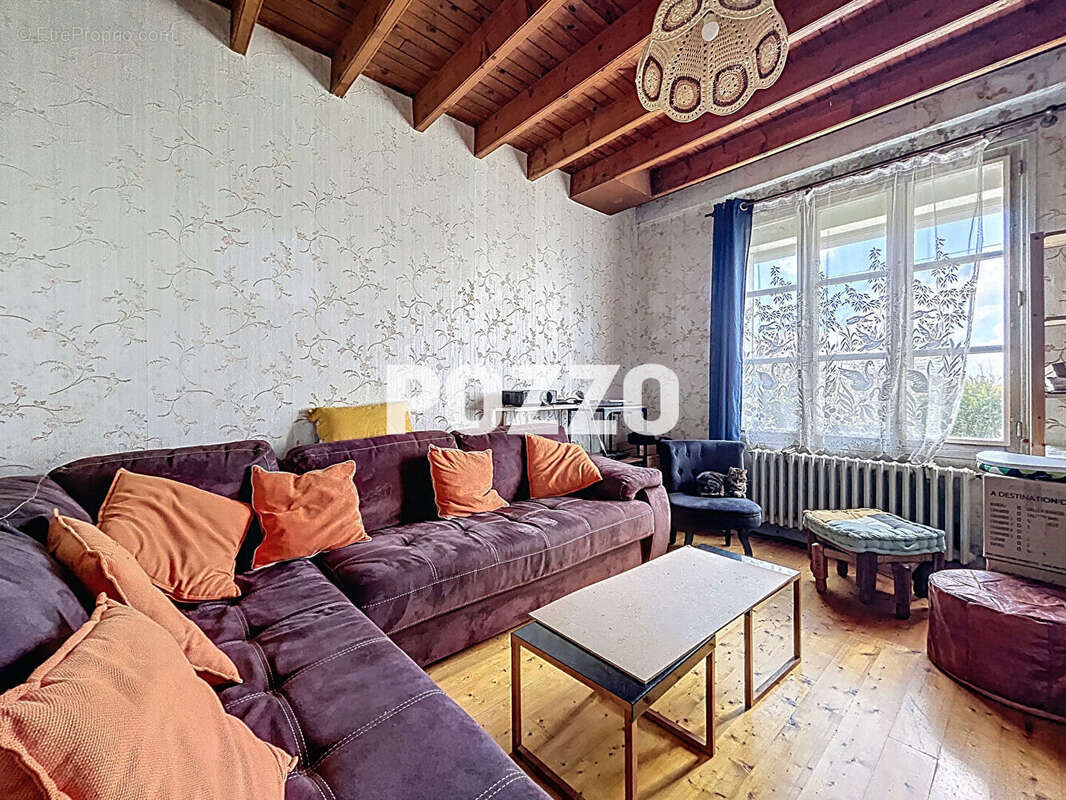 Maison à CHERENCE-LE-HERON