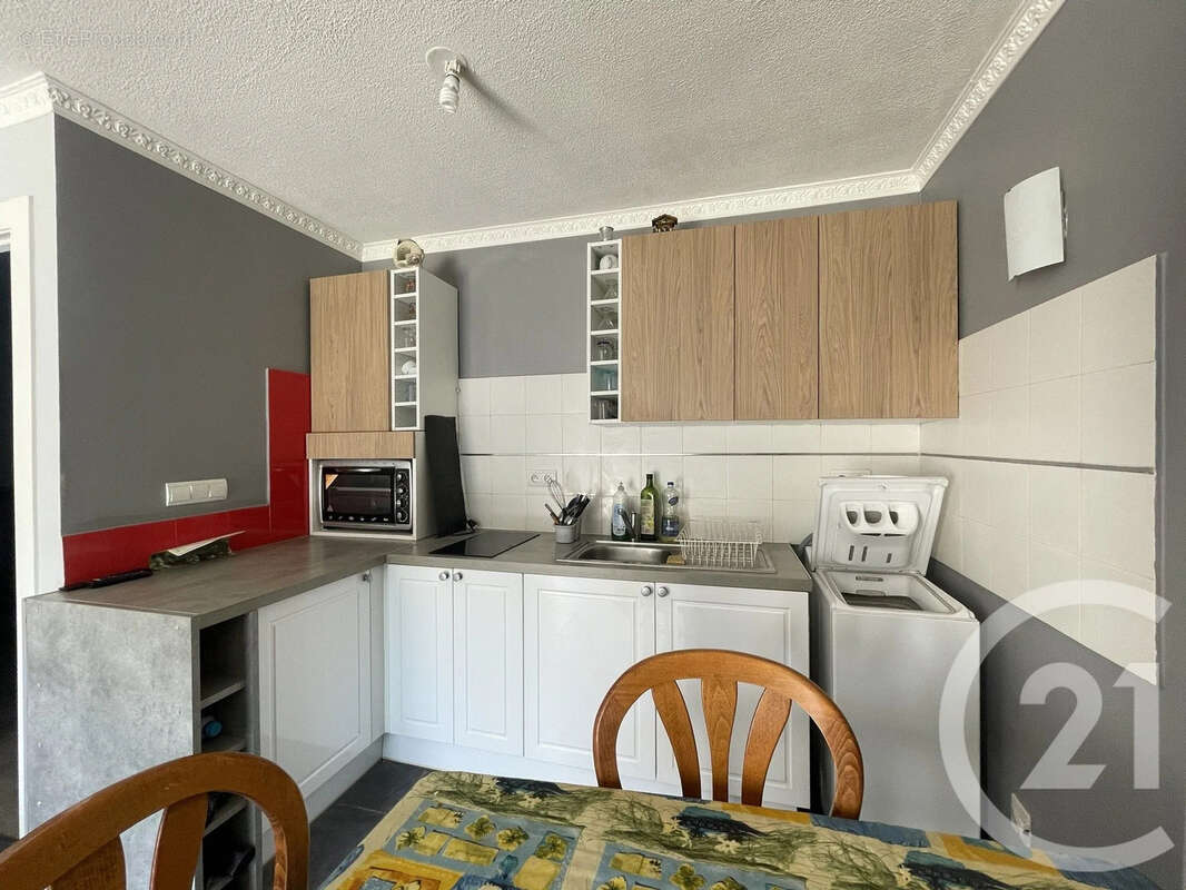 Appartement à SAINT-LAURENT-DU-VAR