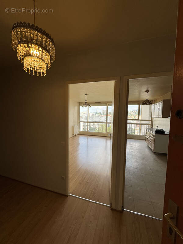 Appartement à SAINT-ETIENNE