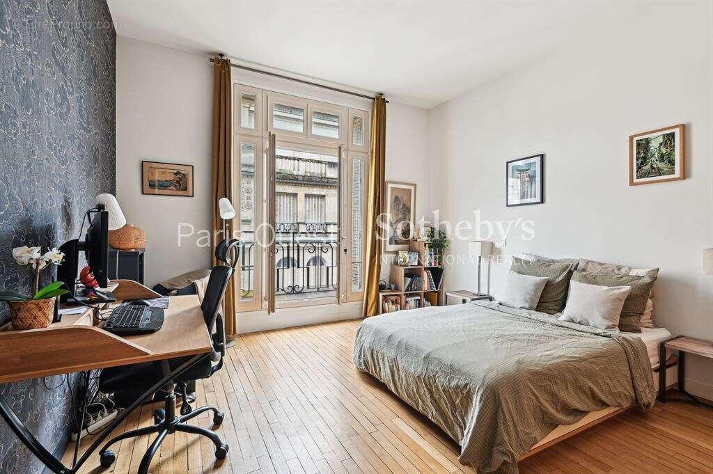 Appartement à NEUILLY-SUR-SEINE