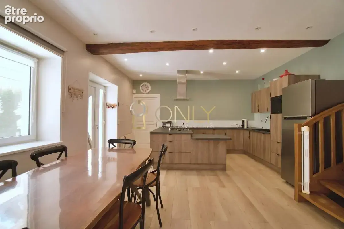 Saint-Julien- Maison - 4 chambres - photo 10
