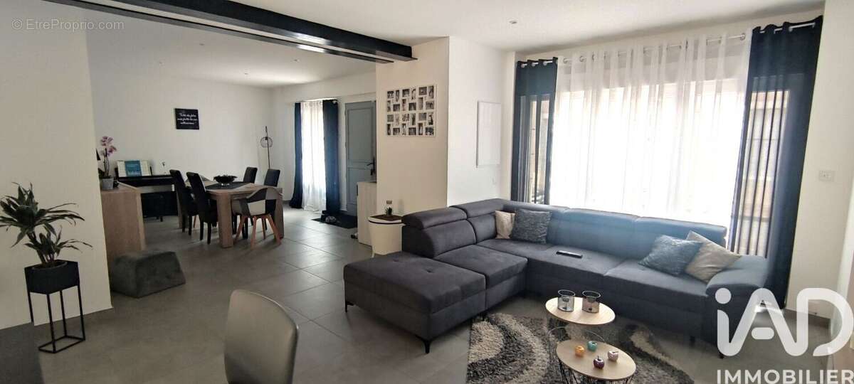 Photo 2 - Maison à NEUVILLE-DE-POITOU