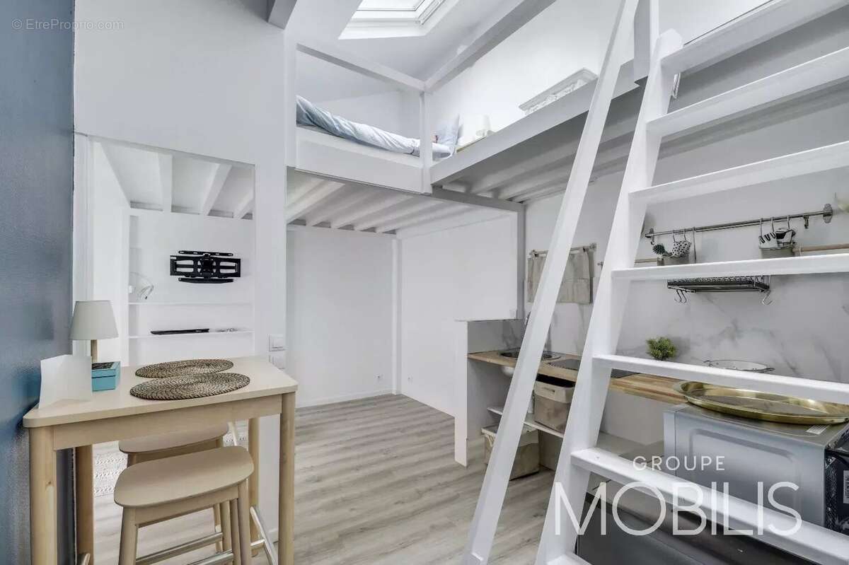 Appartement à PARIS-16E