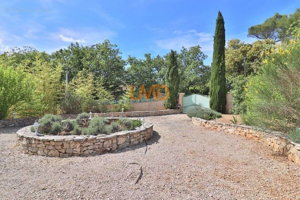 Maison à SAINT-MAXIMIN-LA-SAINTE-BAUME