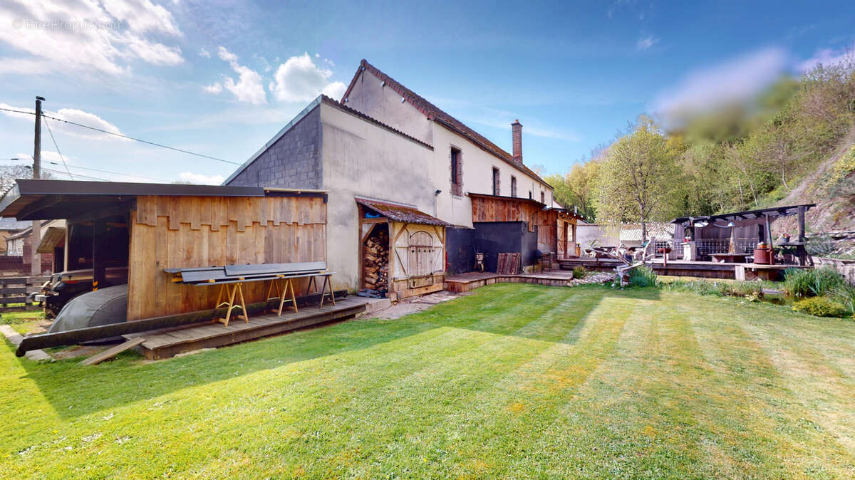 Maison à VILLENEUVE-L&#039;ARCHEVEQUE