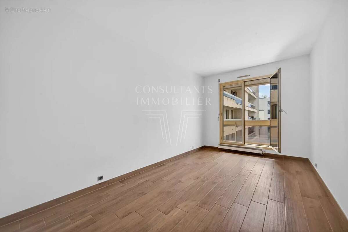 Appartement à PARIS-8E