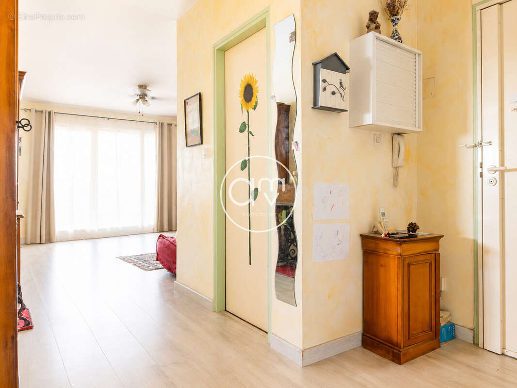 Toulon - la rode - appartement t3/t4- ascenseur - 89m2 - photo 8
