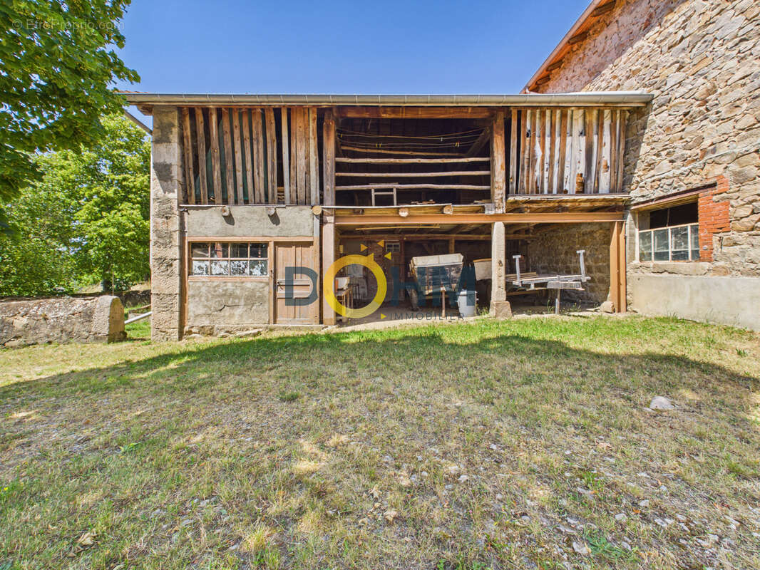 Ancien corps de ferme  sur 4000 m2 de terrain avec dependances attenantes et un hangar - photo 25