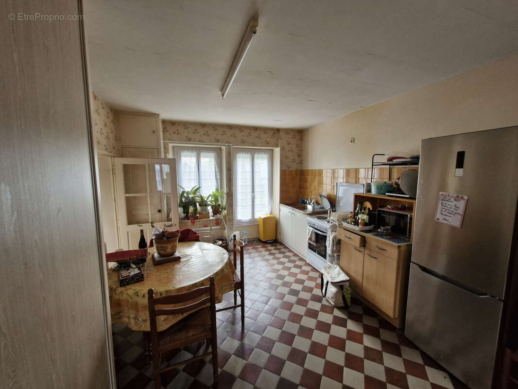 Maison à VOUNEUIL-SUR-VIENNE
