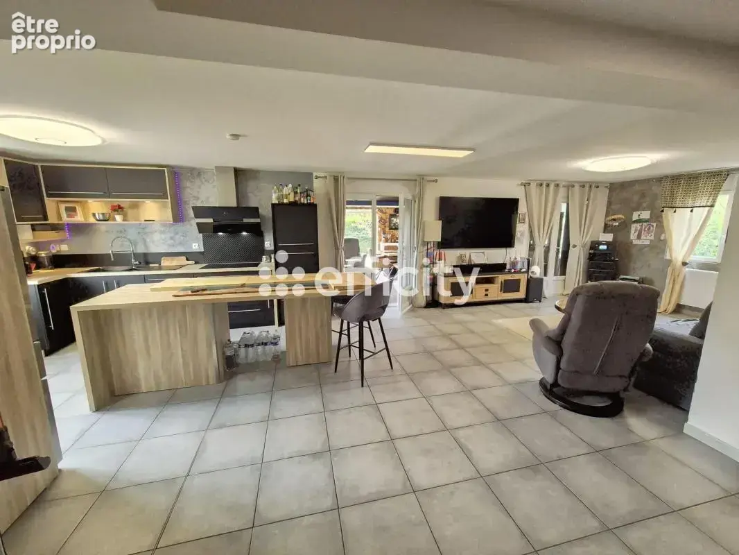 Maison 200 m² à Thevet-Saint-Julien  - photo 12