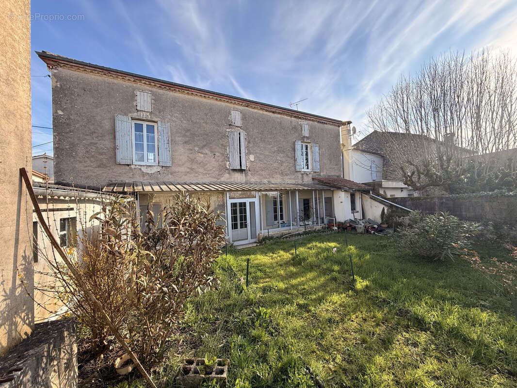 Maison à LAROQUE-TIMBAUT