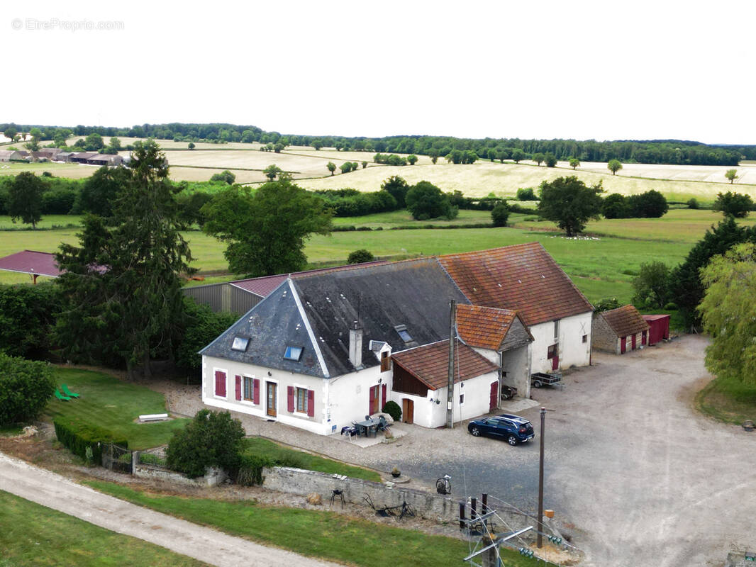 Maison à LA BERTHENOUX