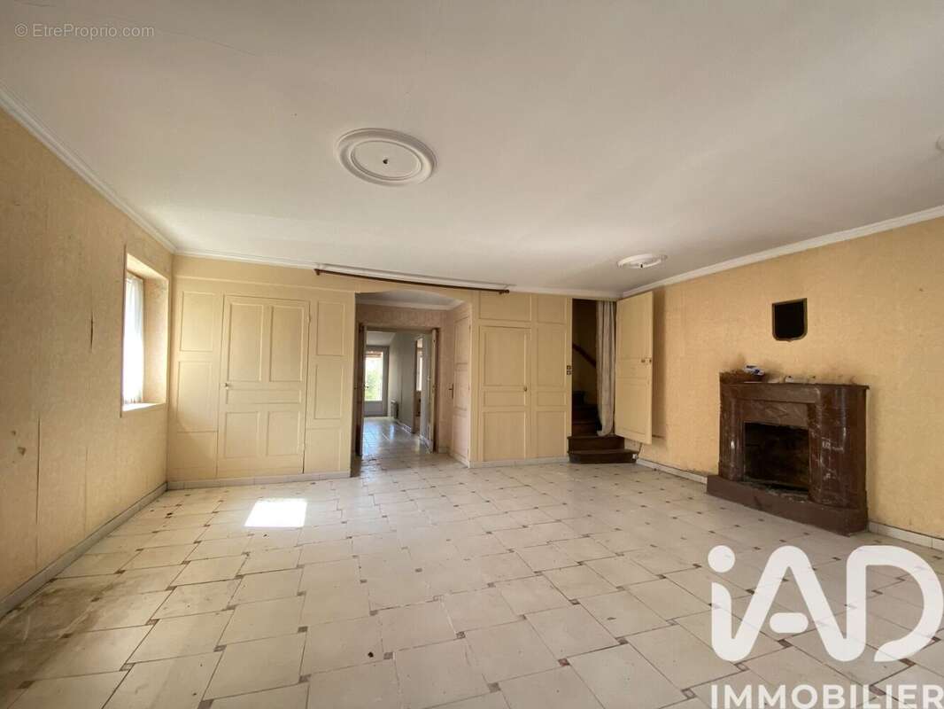 Maison 105 m² à La Ville-Es-Nonais  - photo 4