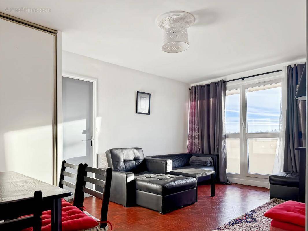 Appartement à SAVIGNY-SUR-ORGE