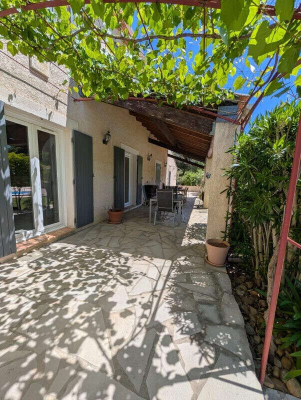 Maison 227 m² à Eyragues  - photo 9