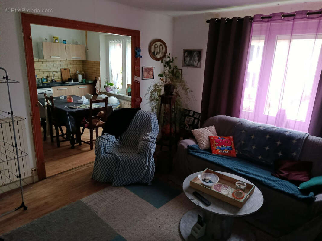 Maison à LINDRE-BASSE