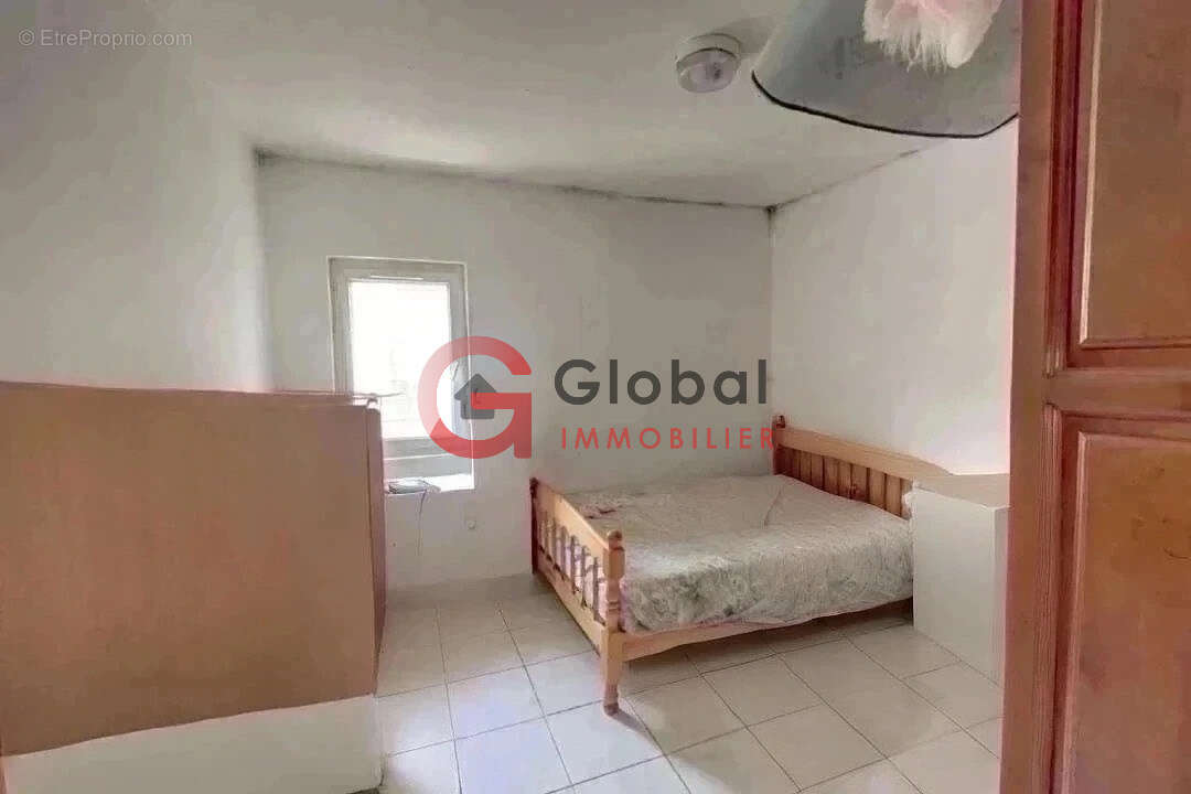 Appartement à MARSEILLE-3E