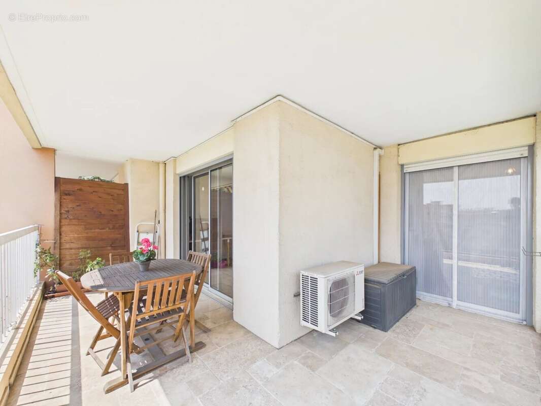 Antibes – quartier des combes – 3 pièces d'angle avec grande terrasse, garage et cave - photo 2