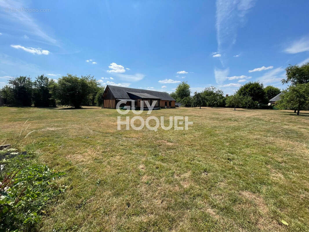 Mesnil en Ouche, proximité du château de Beaumesnil, tous commerces à pied. - photo 18