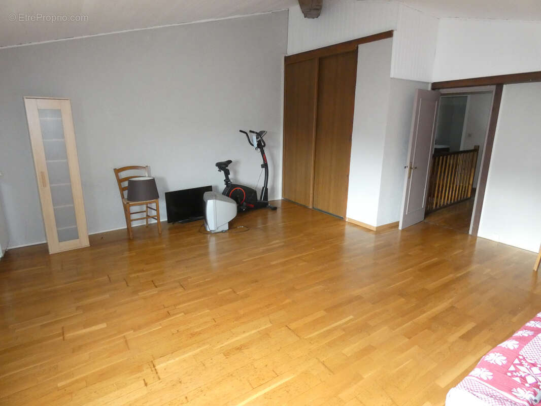 Maison à VILLEMOUSTAUSSOU