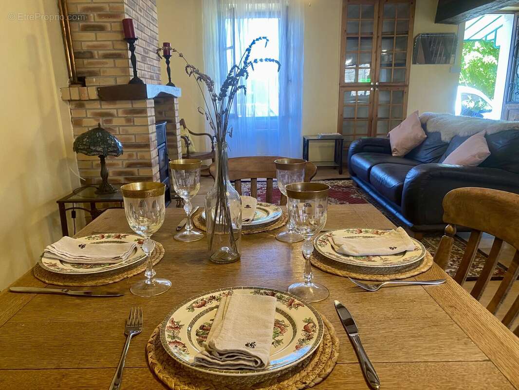 Jolie maison en pierre avec terrain et grange - photo 2