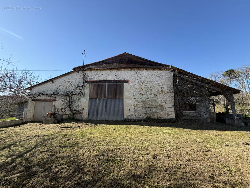 Maison à MEDILLAC