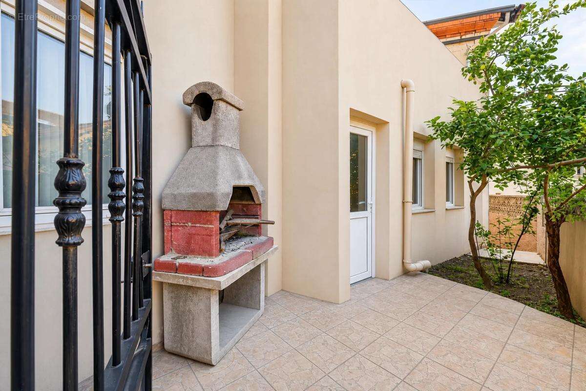 Maison de 183 m² avec dépendances - photo 15