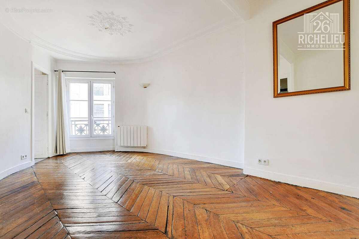 Appartement à PARIS-2E
