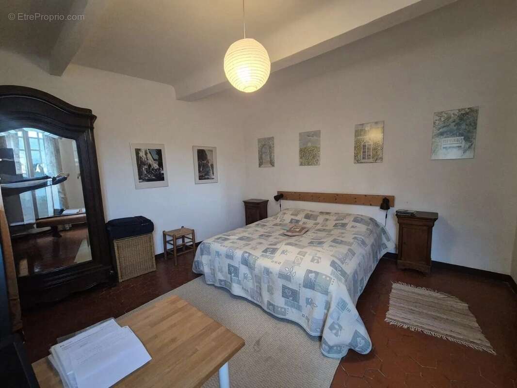 Appartement à COTIGNAC