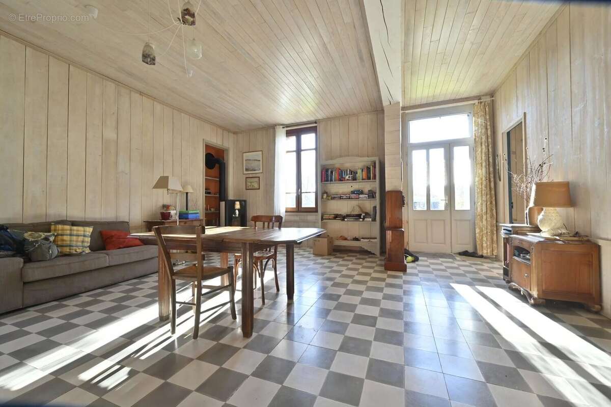 Maison à SAINT-GIRONS-D'AIGUEVIVES