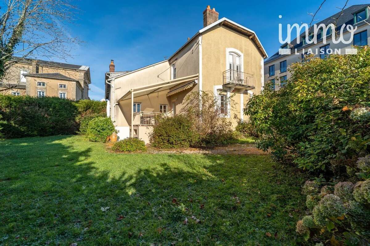 Maison à CHATEAU-CHINON(VILLE)