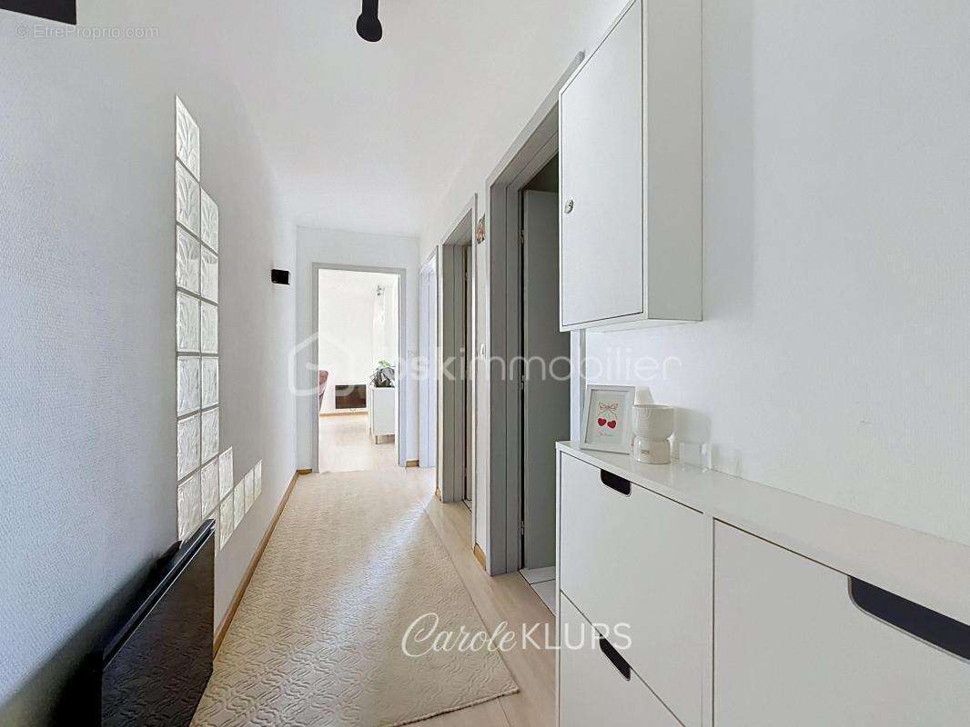 WITTENHEIM – Appartement 3 pièces de 75 m² avec ascenseur, cave et deux balcons - photo 4
