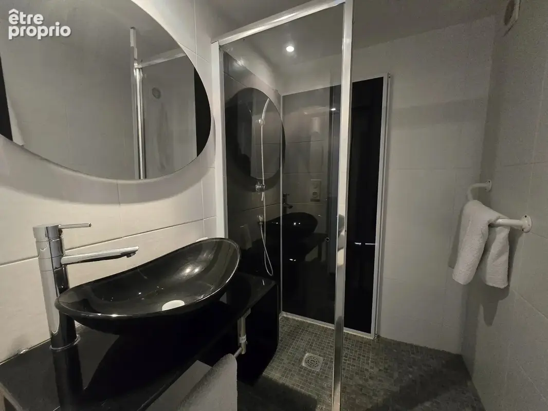 Maison moderne avec piscine dans un cadre calme - photo 15