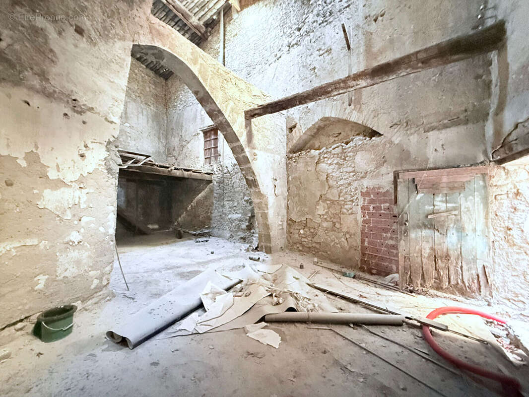 Atelier à rénover Beziers 69.46 m2 - photo 4