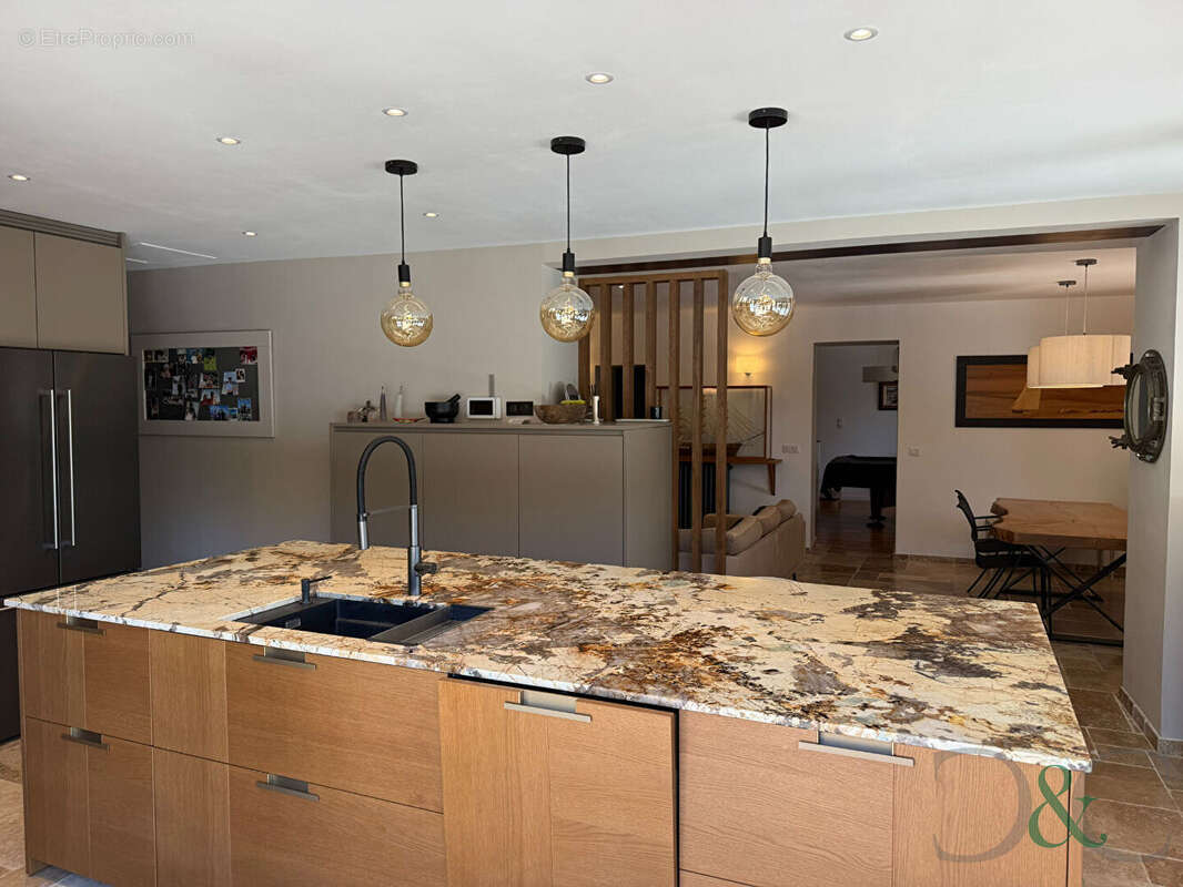 Maison à BORMES-LES-MIMOSAS